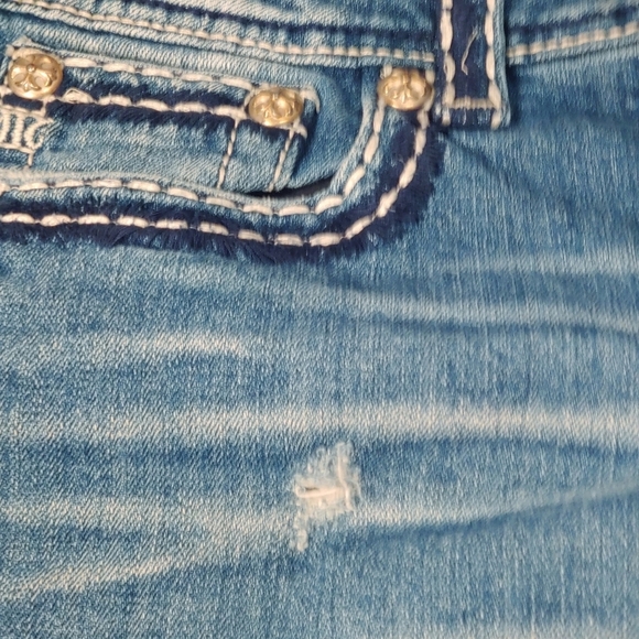 Miss Me Boyfriend Capris...Size 28 - Picture 13 of 13